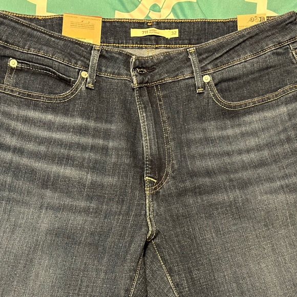 Levi's 711 Skinny Jeans - Picture 7 of 8